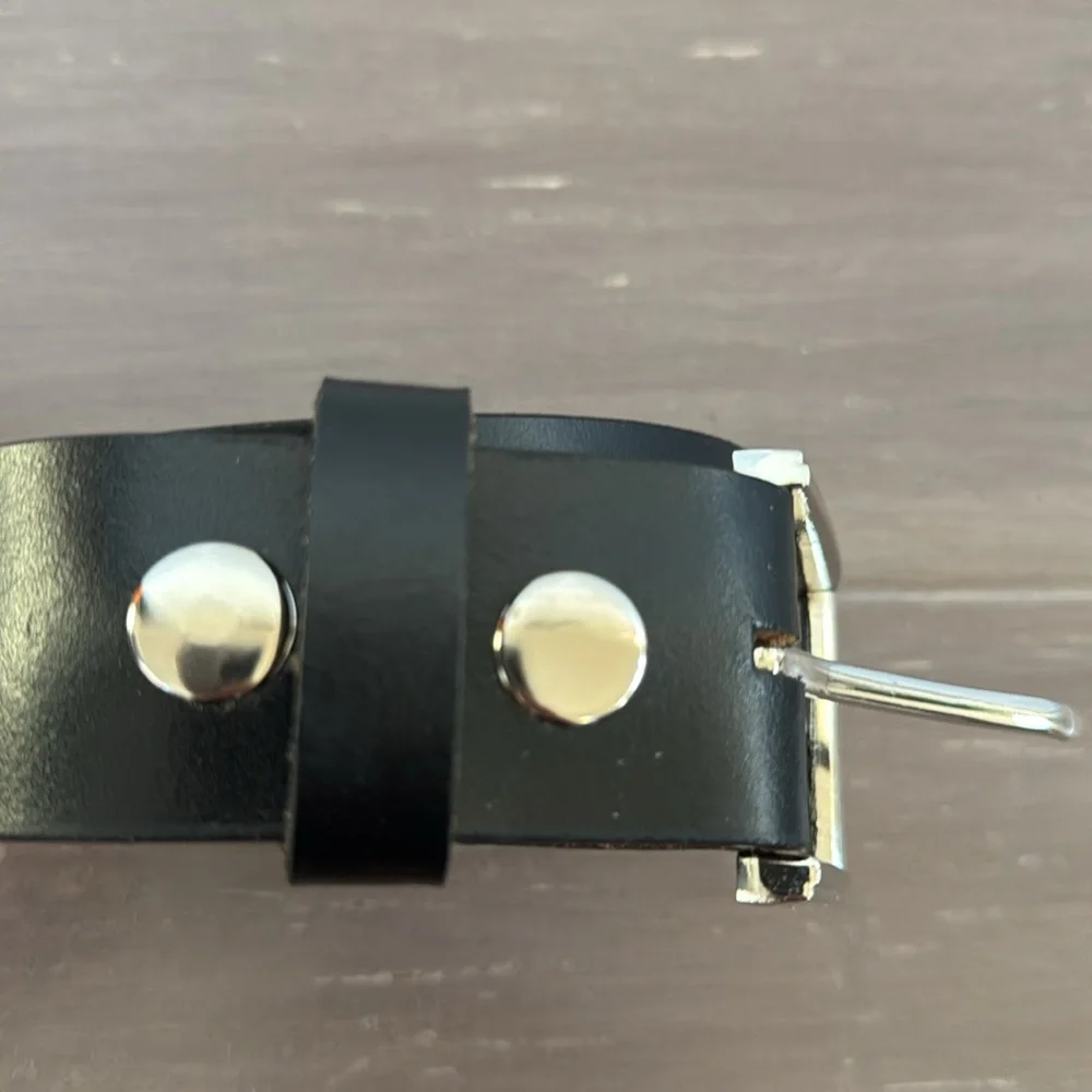 Black Genuine Leather Belt size 32 silver buckle classic office casual unisex